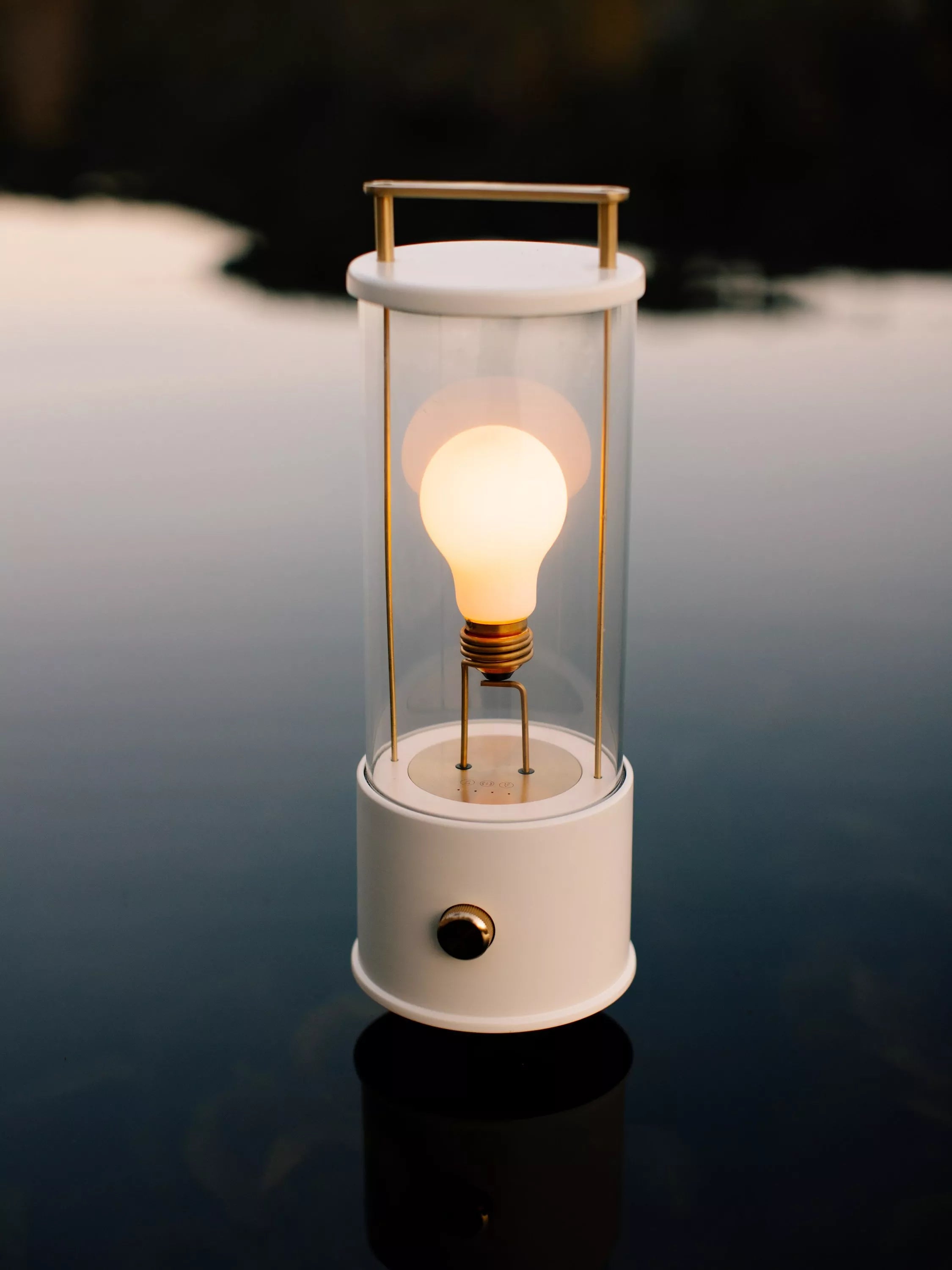 tala The Muse 2.0 portable table lamp, white (British brand)