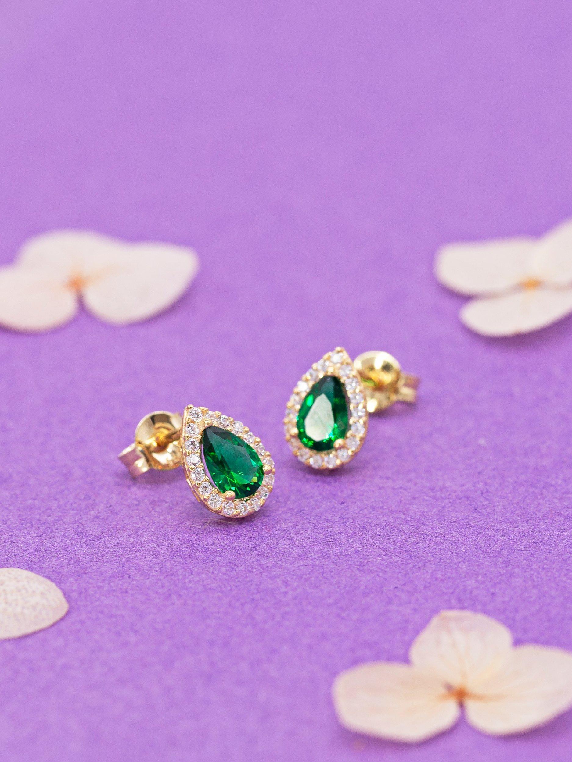 IBB 9ct yellow gold pear stud earrings, UK version