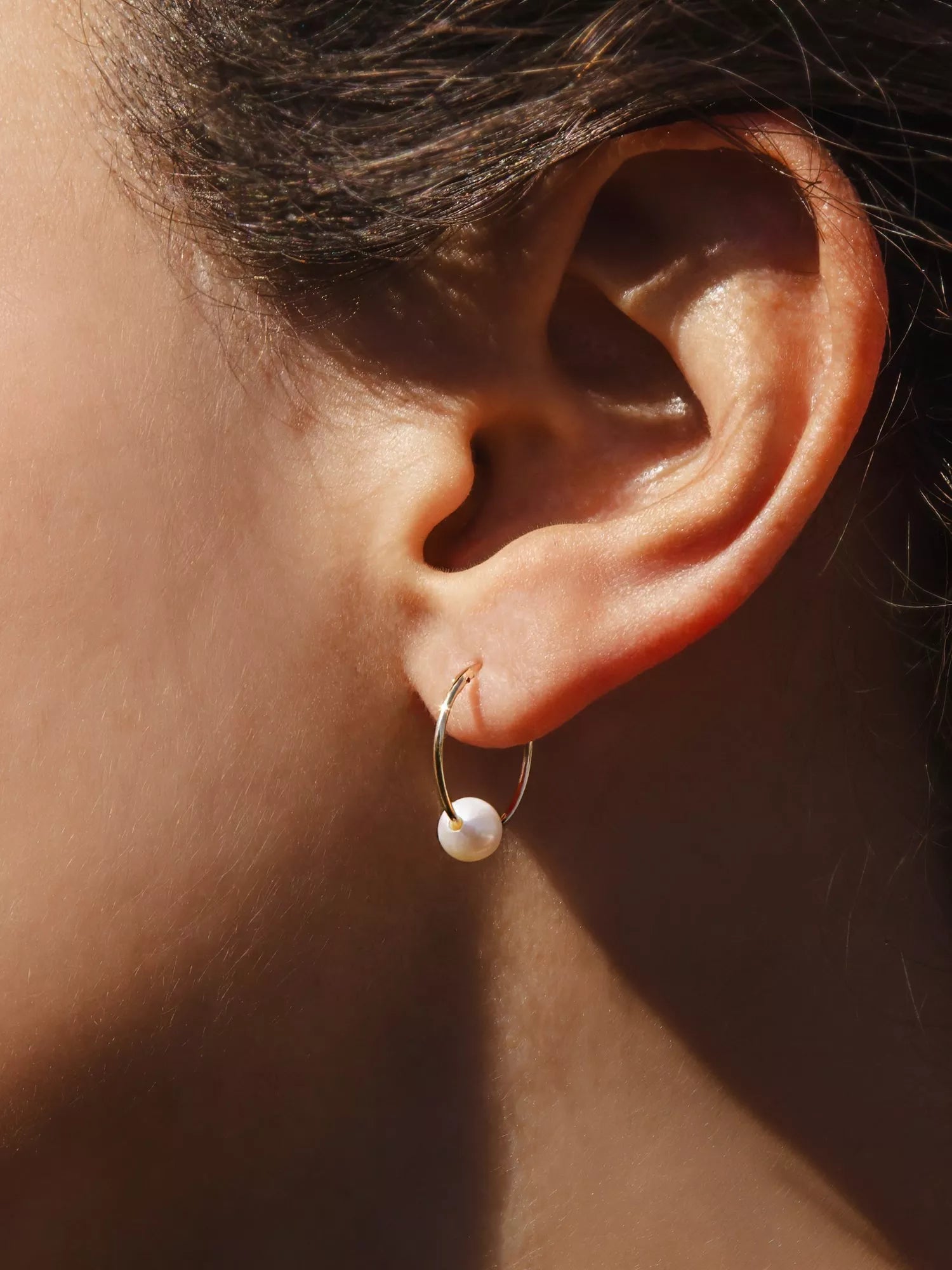 IBB 9ct yellow gold freshwater pearl hoop earrings, UK version