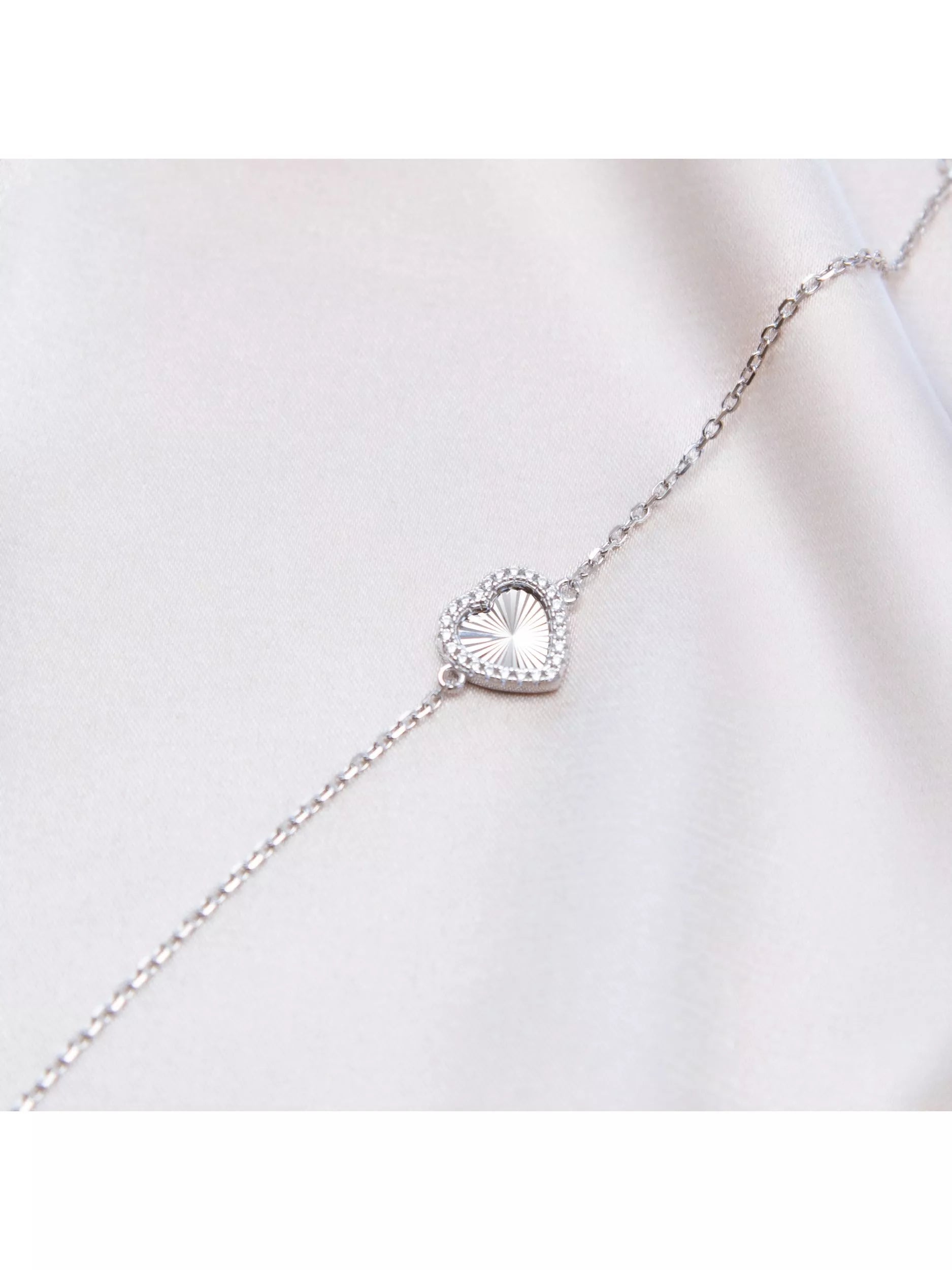 IBB rainbow heart pendant bracelet 16-19cm (British brand)