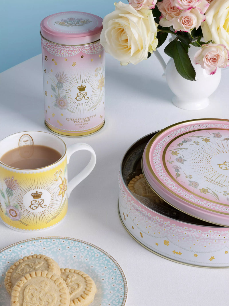 Royal Collection commemorative shortbread tin 375g (British brand)