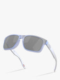 Oakley OO9102 rectangular sunglasses in blue, imported from the UK