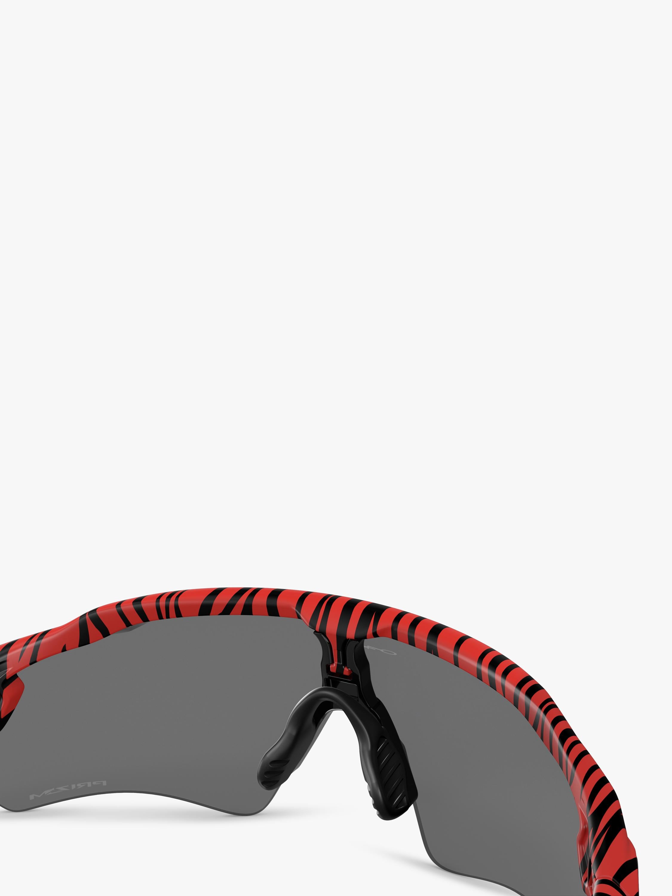 Oakley OO9208 irregular sunglasses red tiger grey - British product