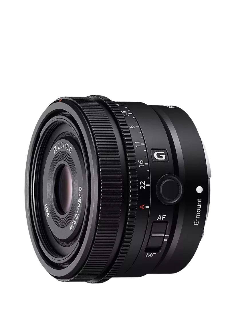 Sony FE 40mm f/2.5 compact wide angle lens, black (British brand)