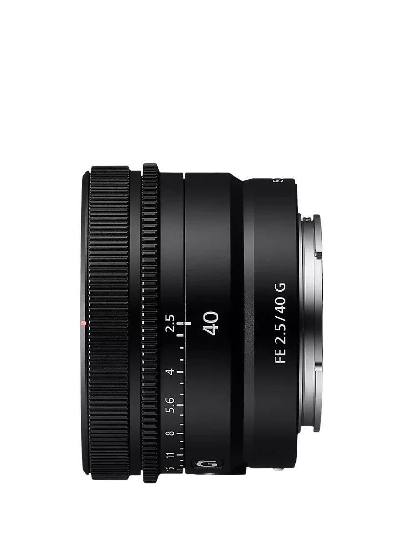 Sony FE 40mm f/2.5 compact wide angle lens, black (British brand)
