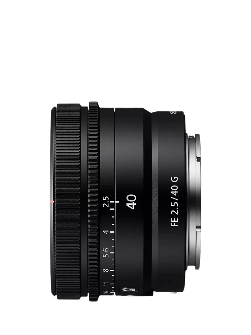 Sony FE 40mm f/2.5 compact wide angle lens, black (British brand)