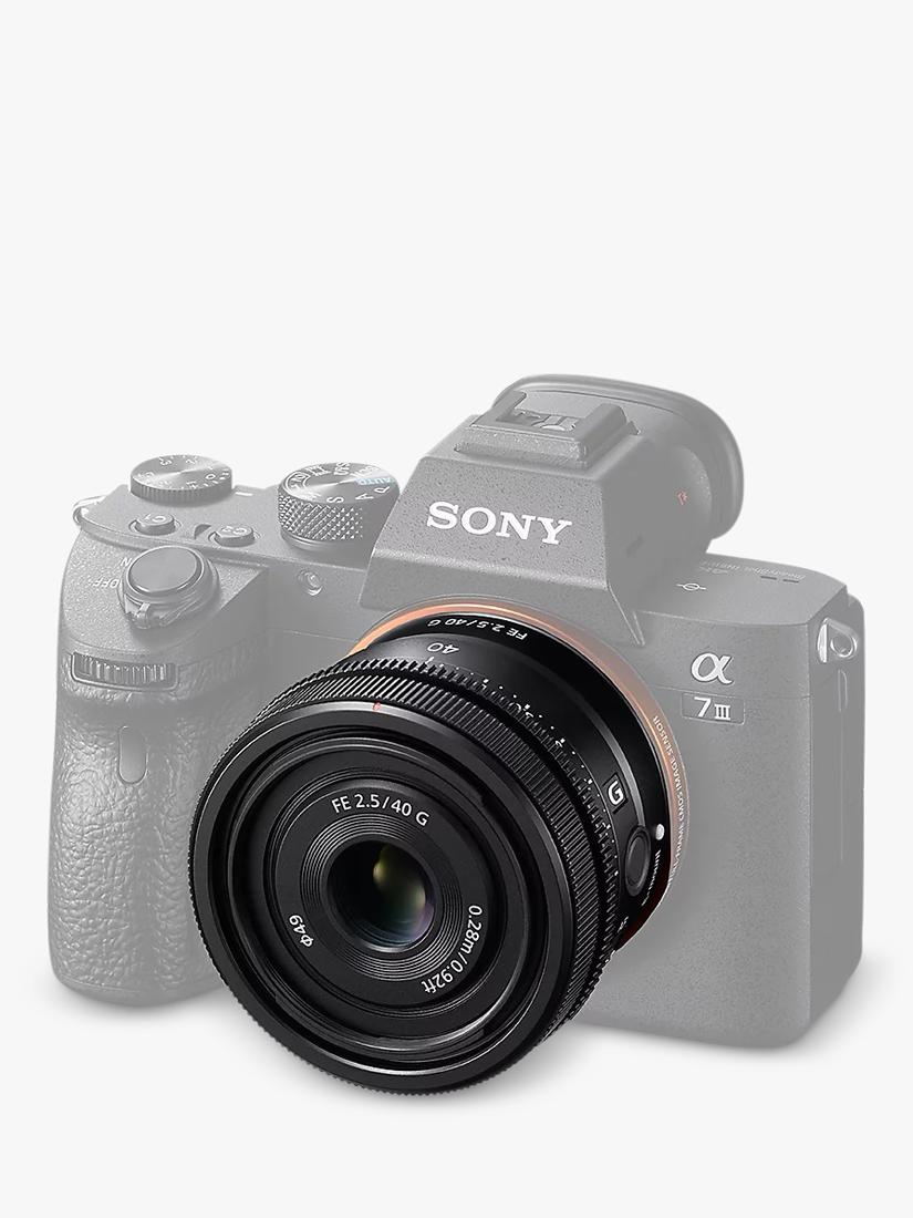 Sony FE 40mm f/2.5 compact wide angle lens, black (British brand)