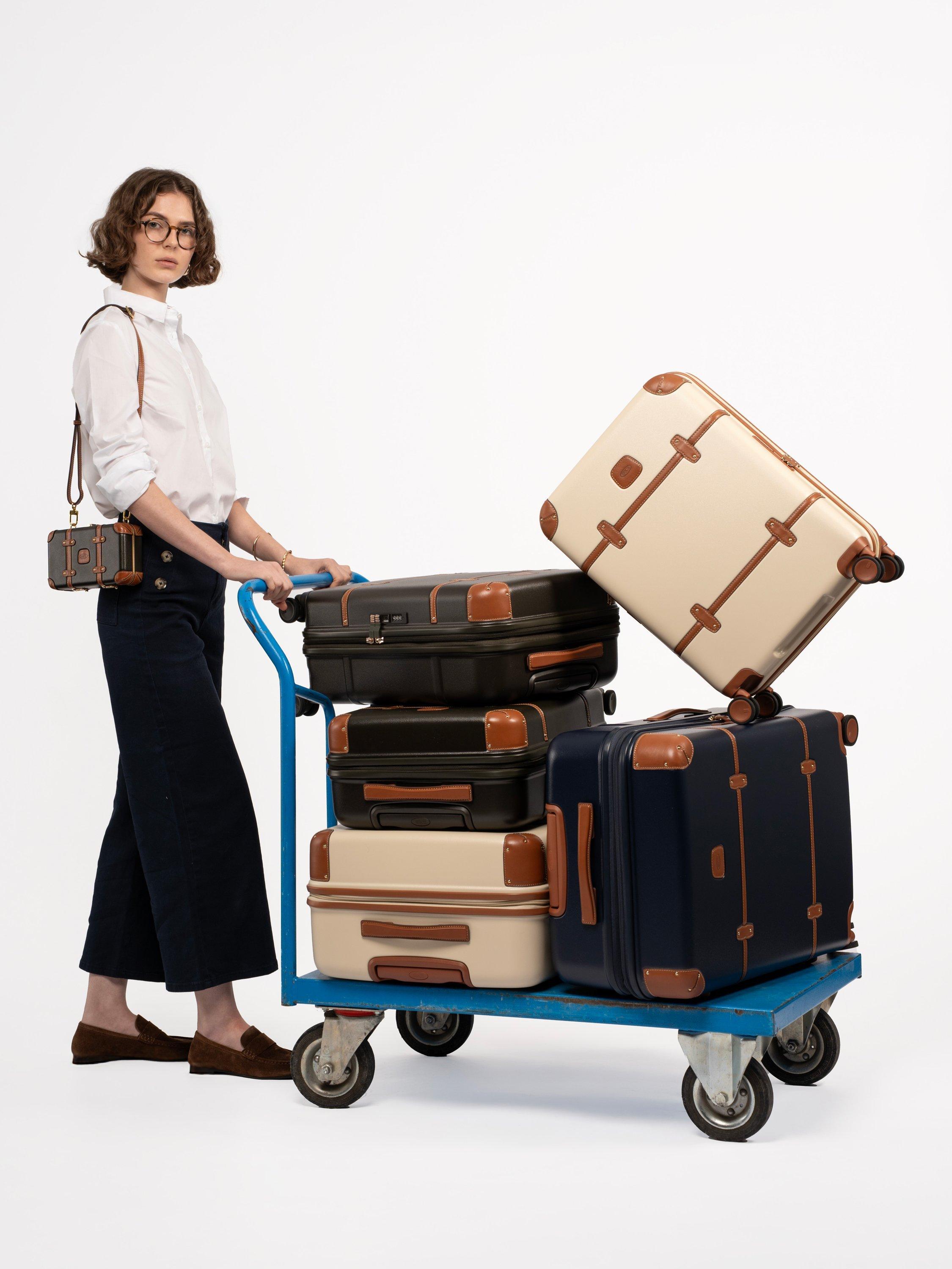 Bric's Bellagio 55cm expandable cabin suitcase black, UK version