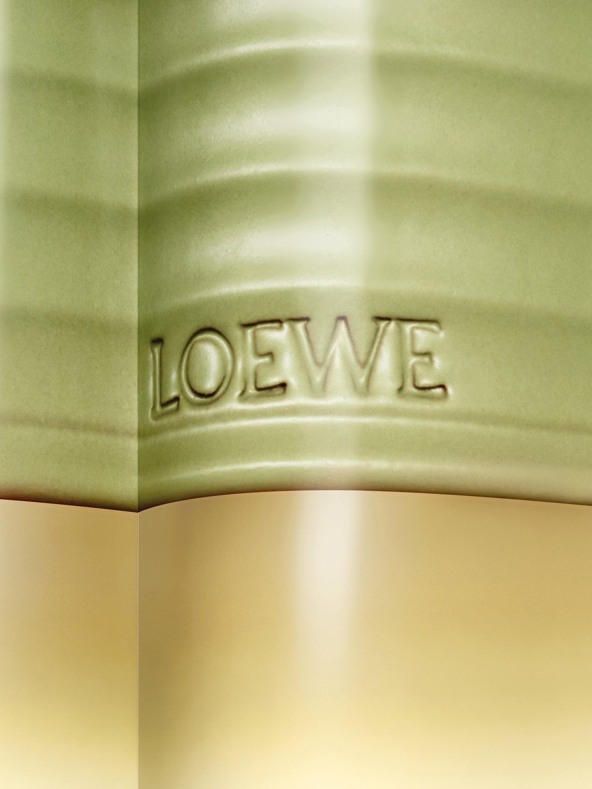 LOEWE pistachio scented candle 610g (British brand)