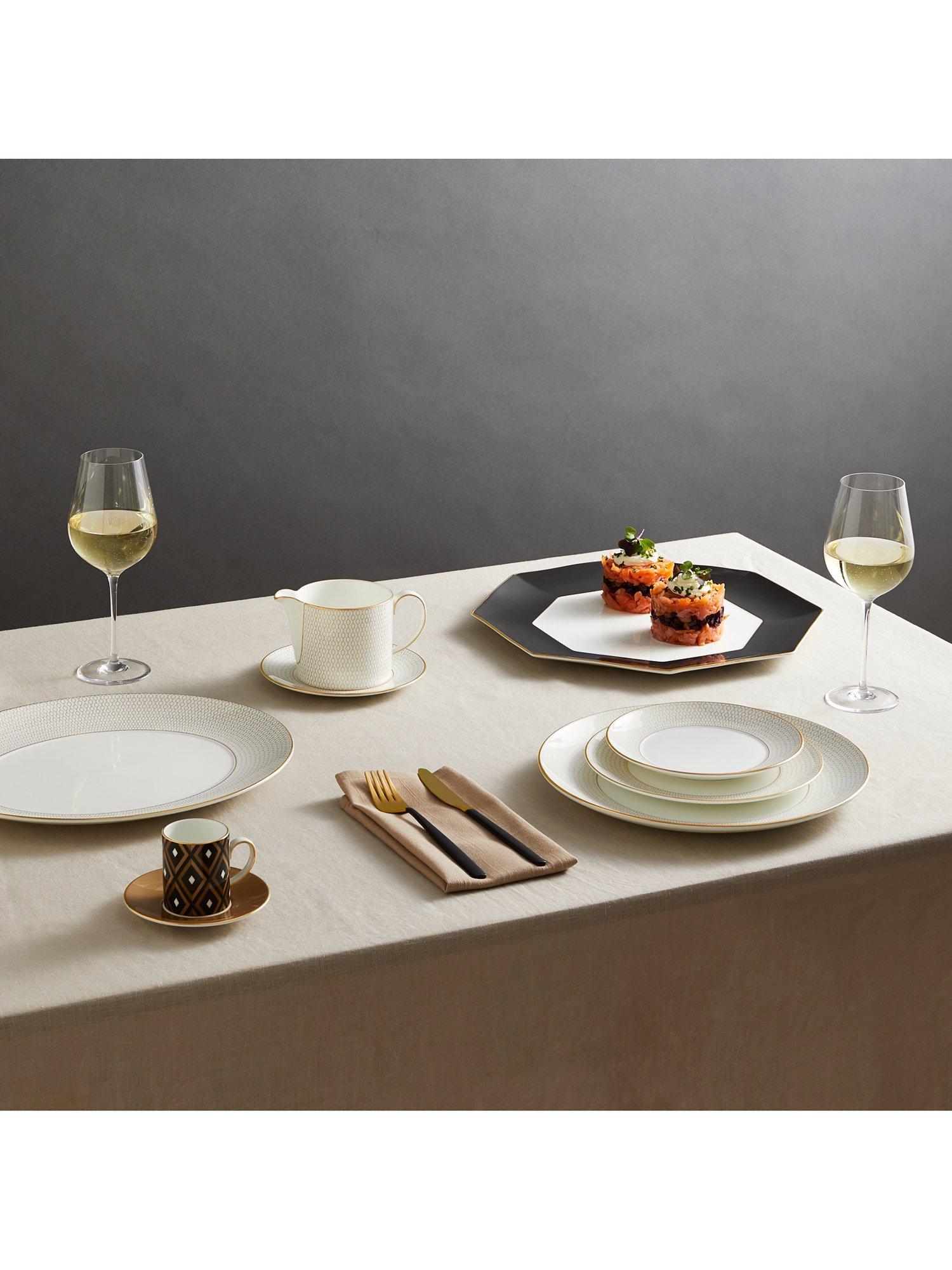 Wedgwood Gio Gold dinnerware set 12 piece (British brand)