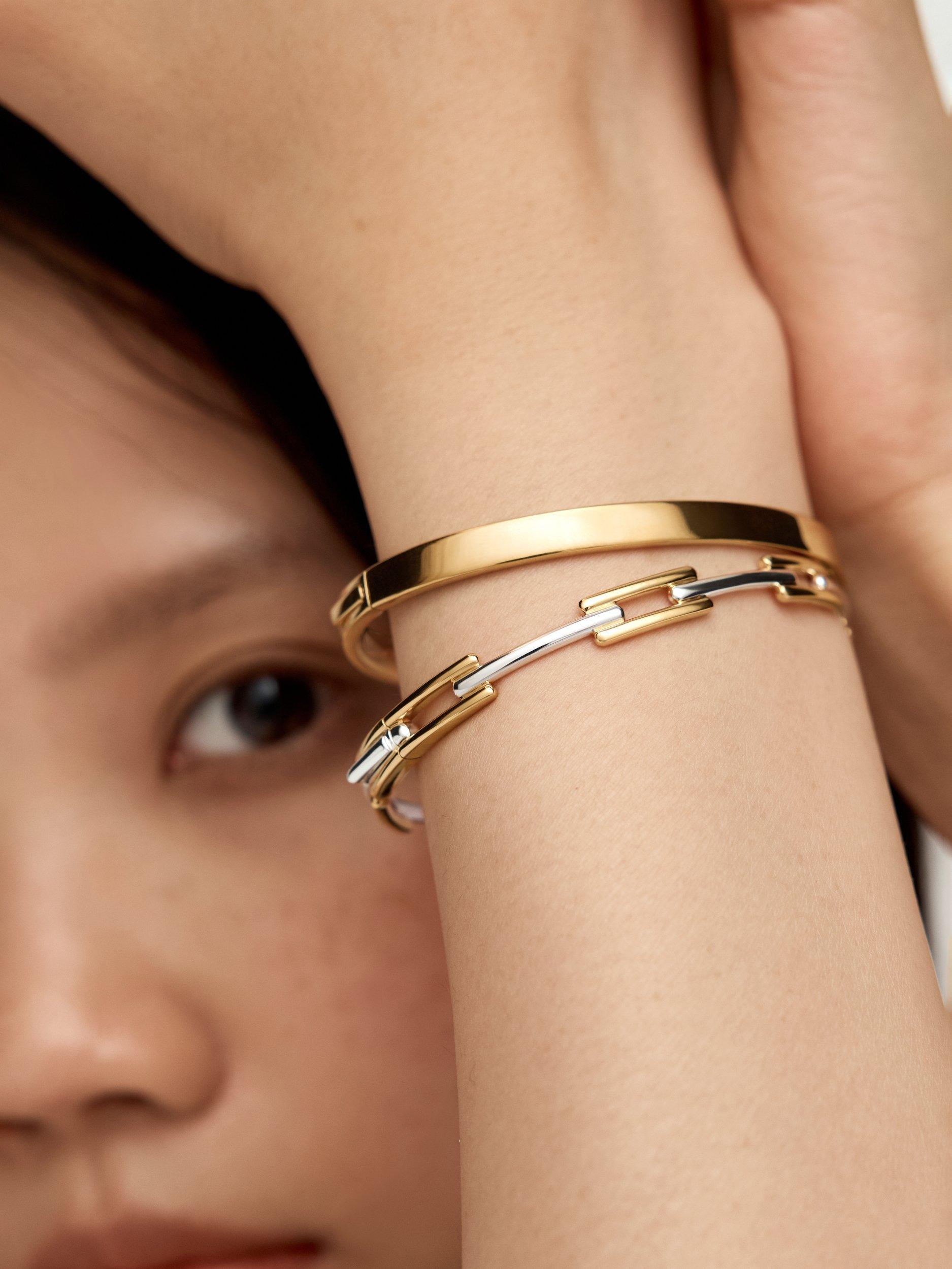 Monica Vinader Essential Luxe bangle gold, UK version