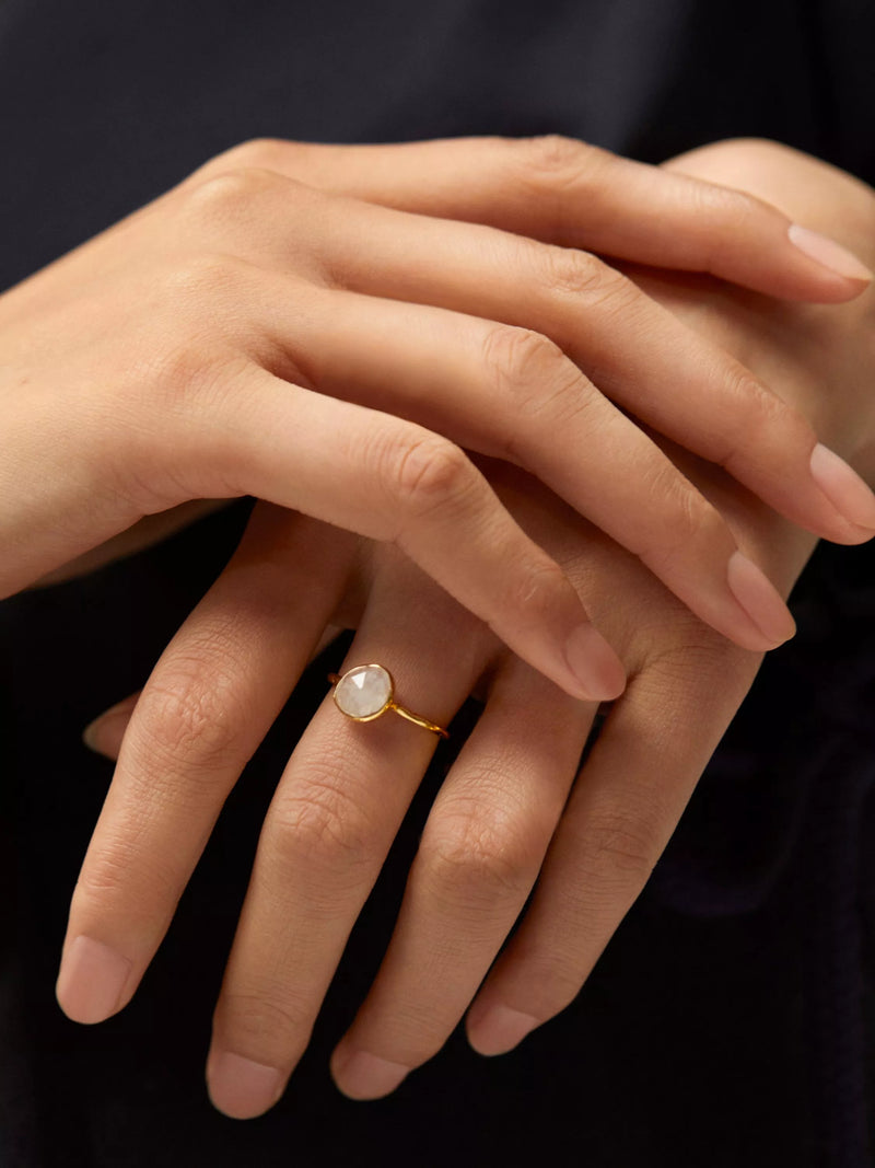 Monica Vinader Siren Moonstone Ring gold, imported from the UK