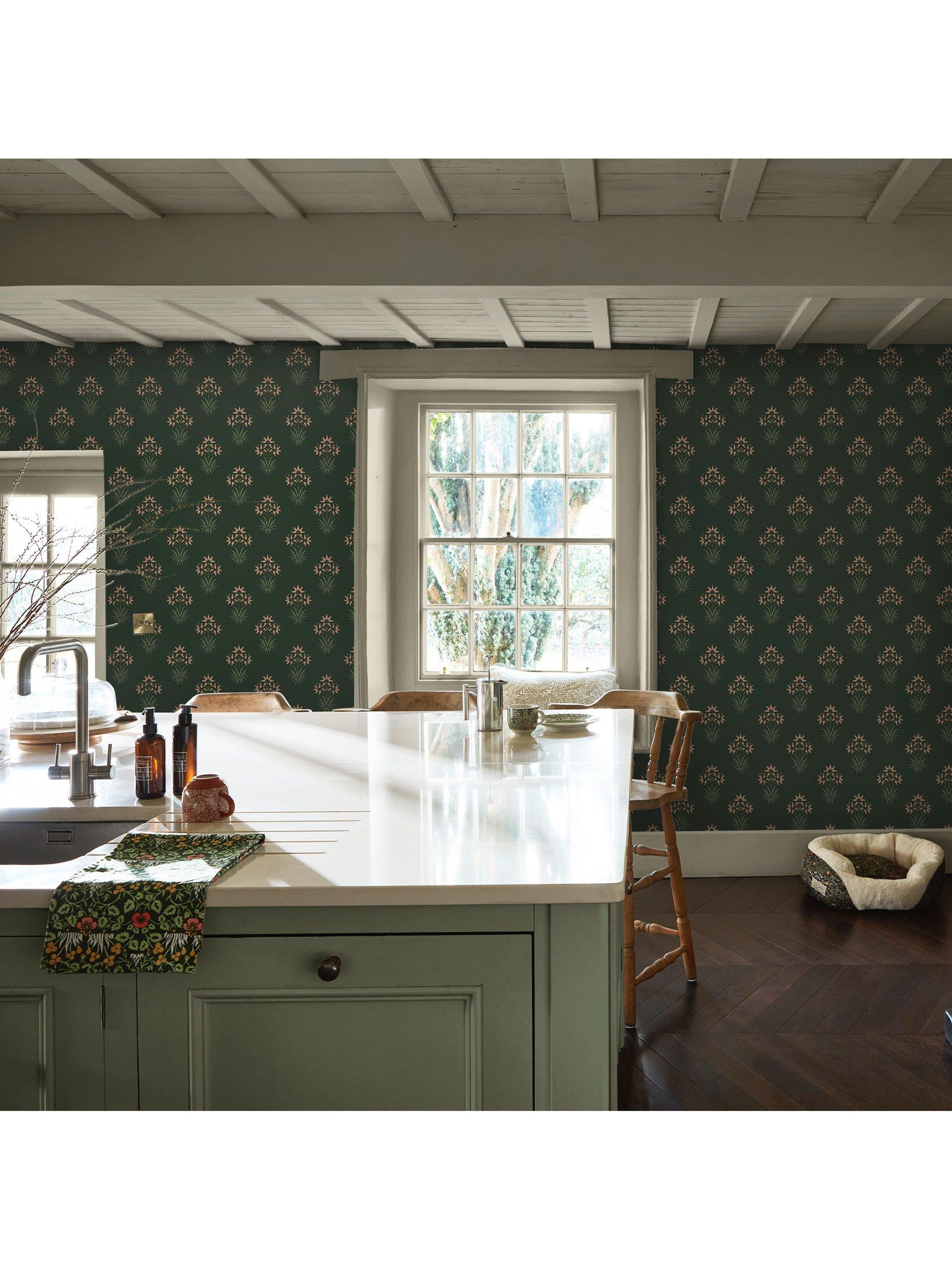William Morris At Home Hyacinth Flower wallpaper roll, UK version