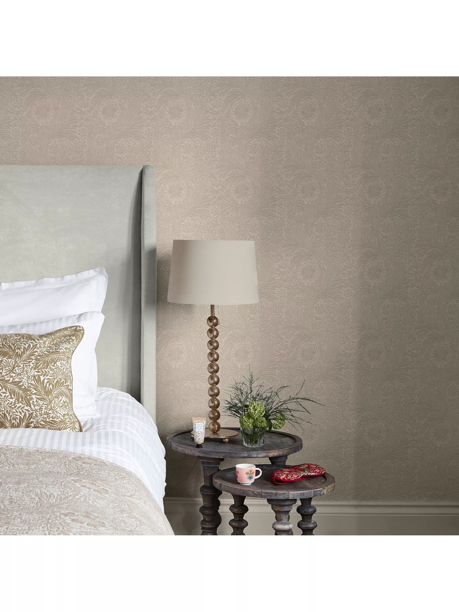 William Morris At Home Marigold paintable wallpaper white, imported from the UK