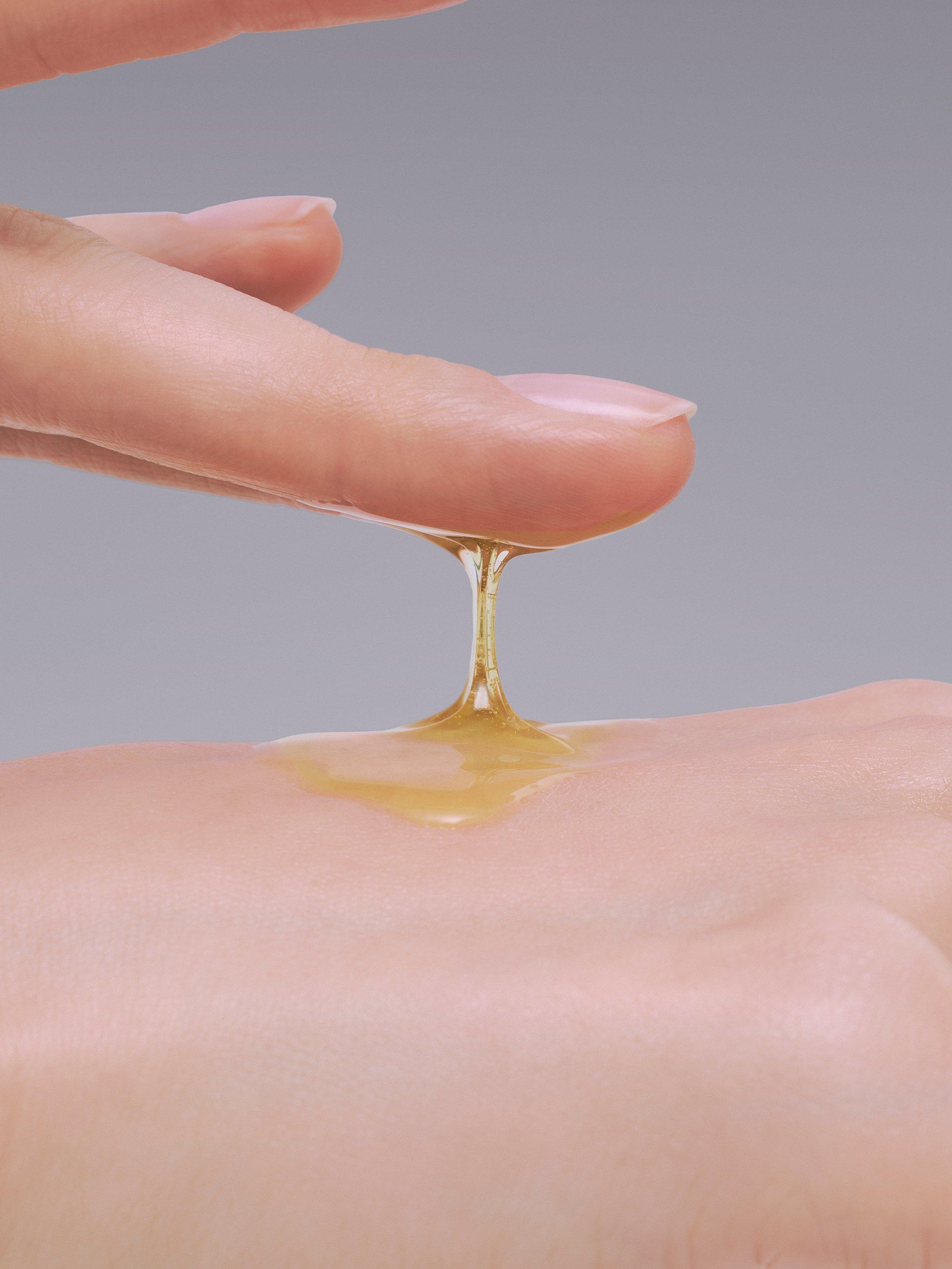 UNOVE silk hair oil tender bloom 70ml, imported from the UK