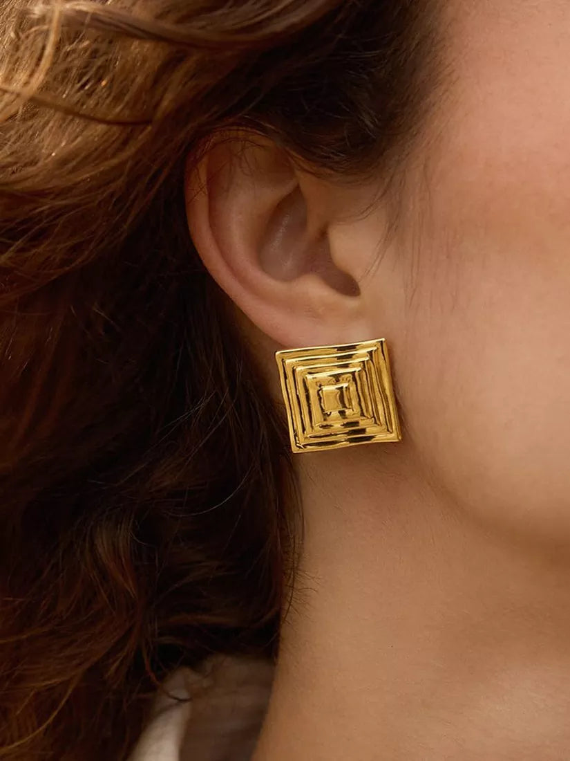 Daisy London gold stud earrings 20mm (British brand)