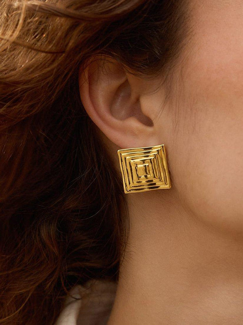 Daisy London gold stud earrings 20mm (British brand)