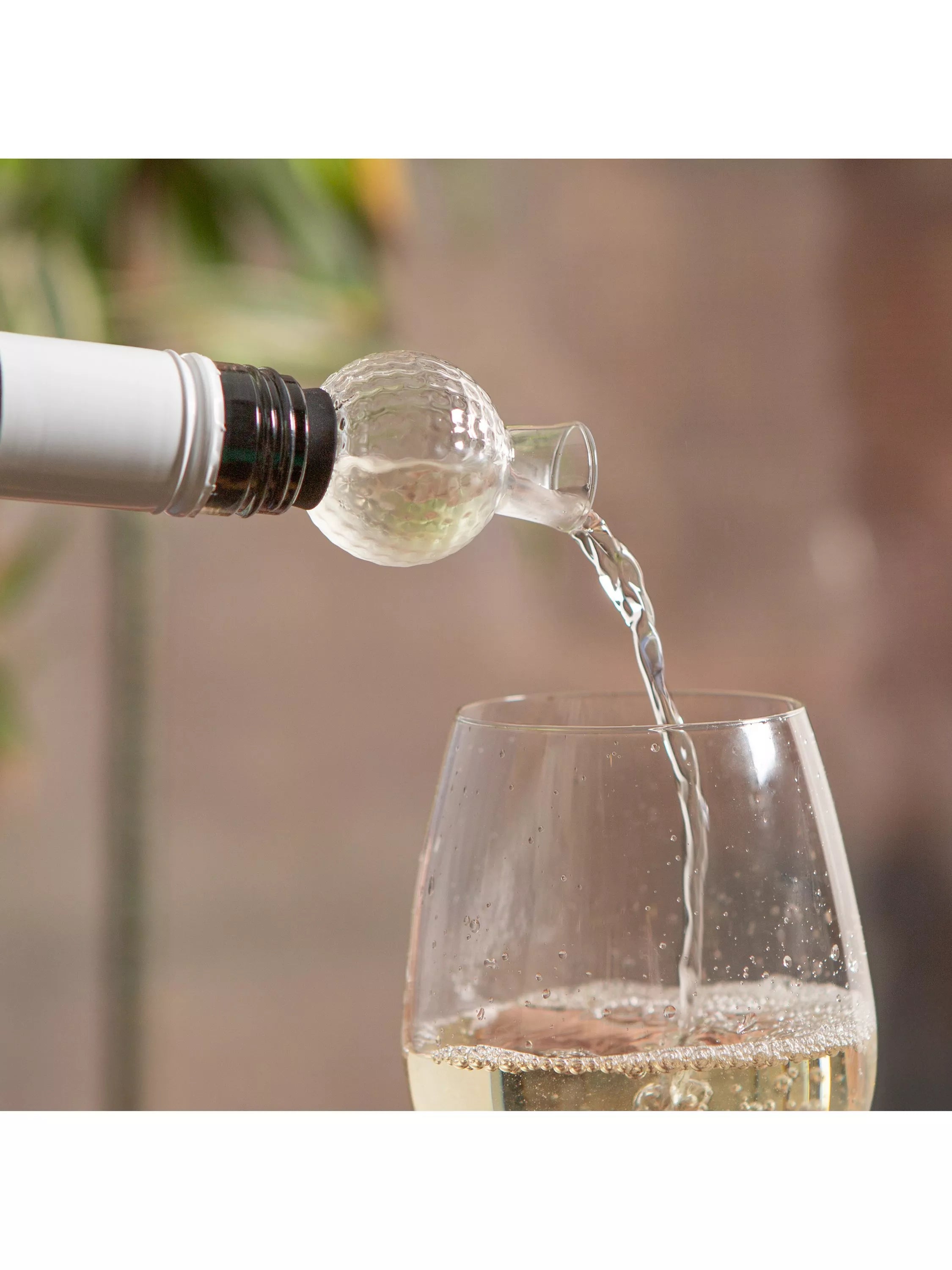 Kikkerland golf wine aerator glass ball with stopper - British product