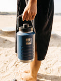 Red 2L insulated canteen bottle in blue, UK version