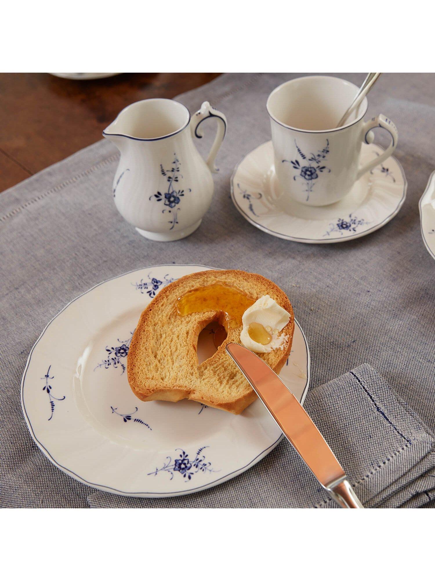Villeroy & Boch blue white bread plates 18cm, imported from the UK
