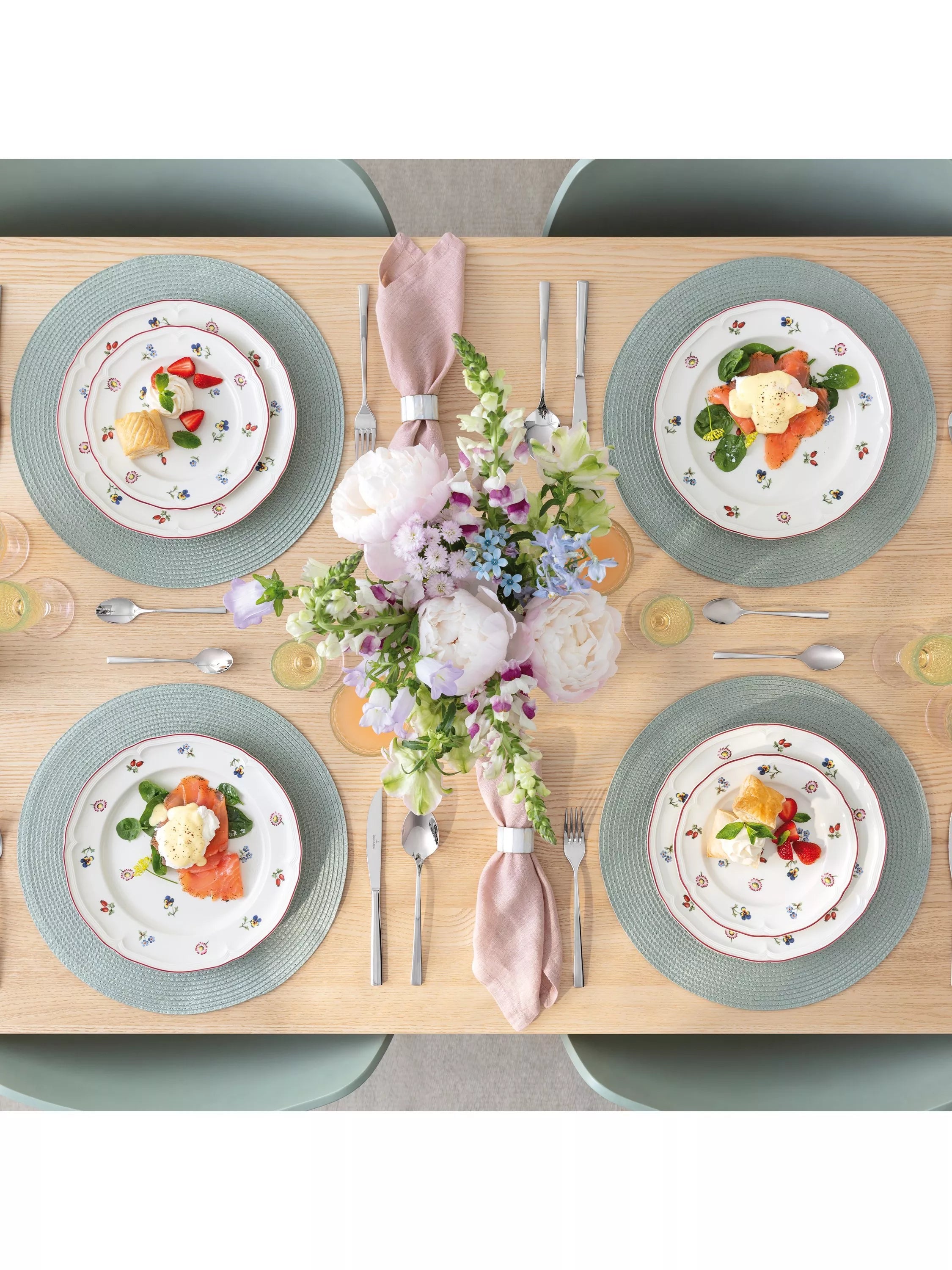 Villeroy & Boch Petite Fleur dinner plates 29.5cm, imported from the UK