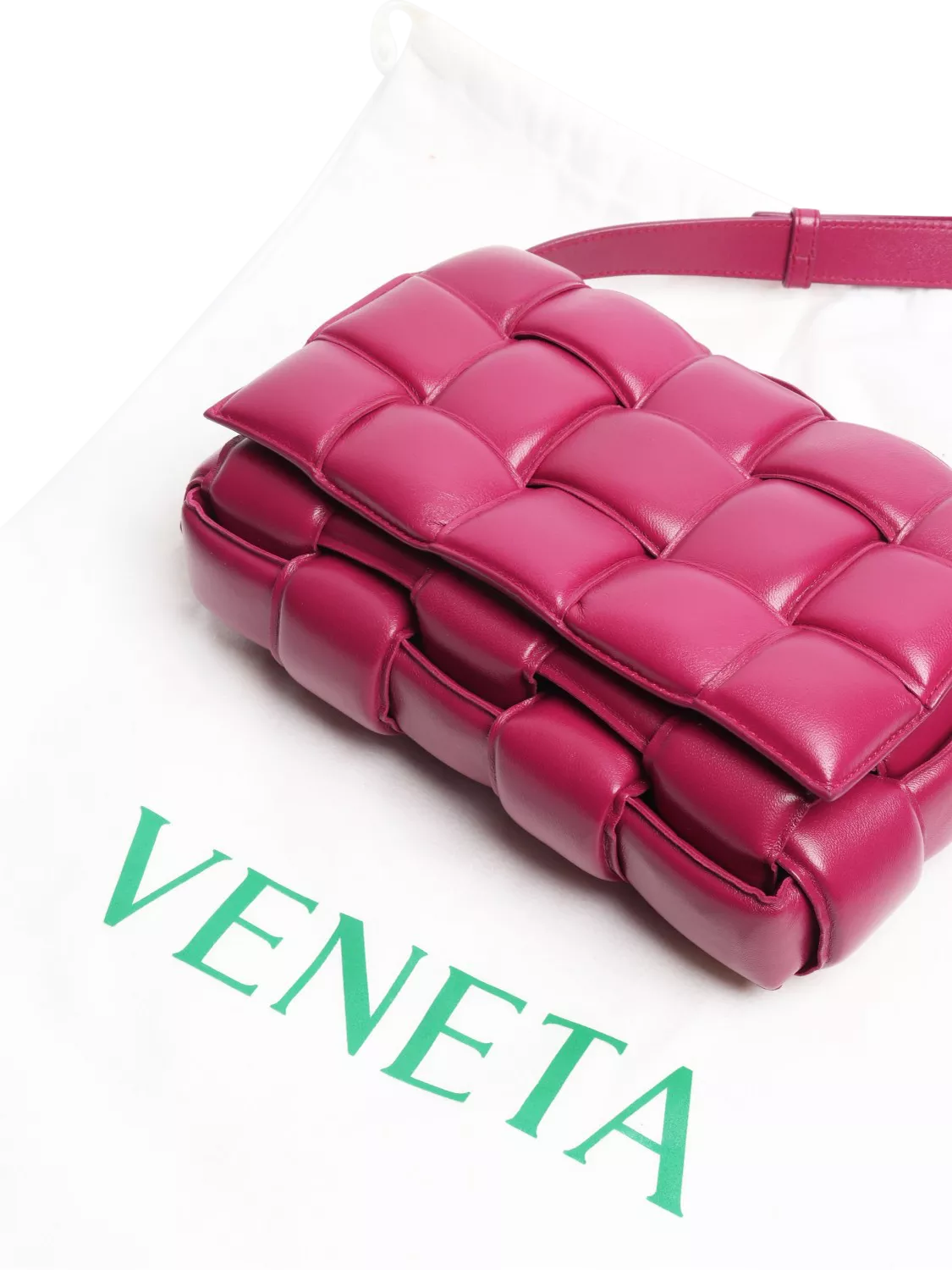 Pre-loved Bottega Veneta Padded Cassette shoulder bag in cinnabar purple (British brand)