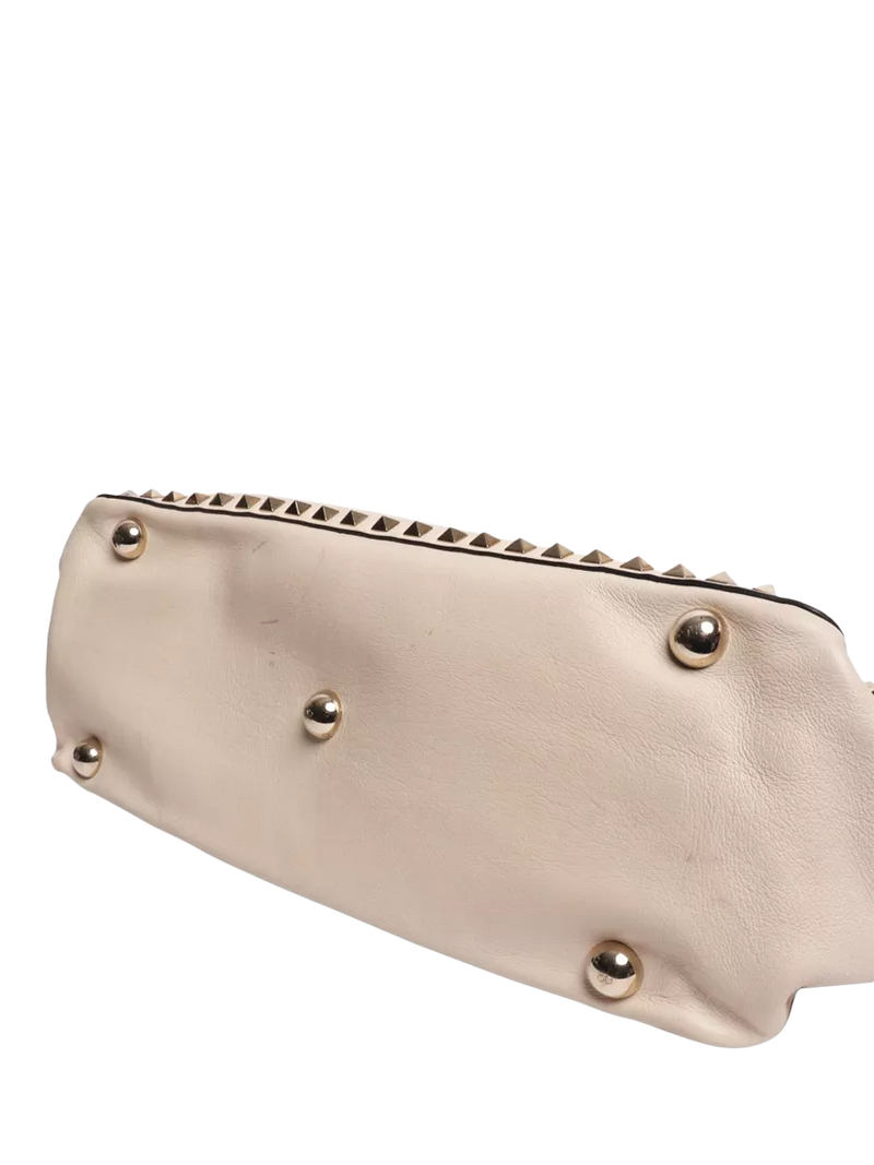 Pre-loved Valentino Rockstud shoulder bag cream leather, imported from the UK
