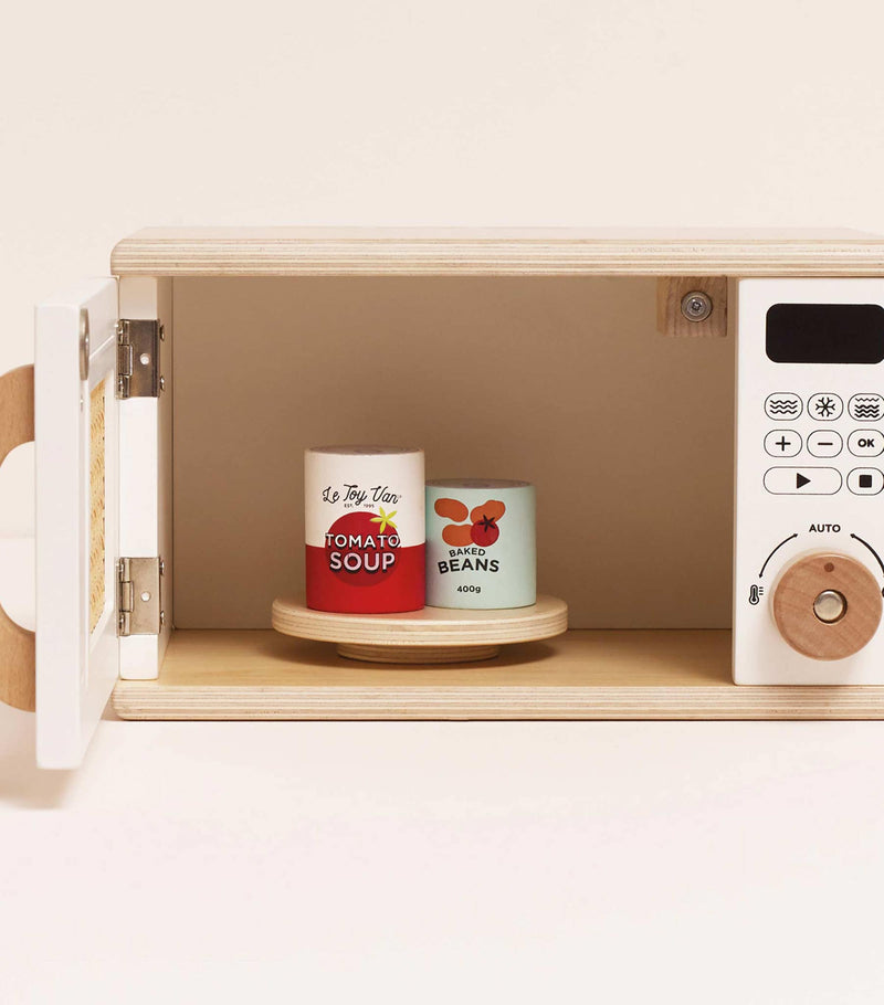 Le Toy Van wooden microwave toy with rotating plate - British product