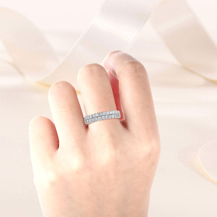 Round brilliant cut diamond ring 0.70ctw 14ct white gold, imported from the UK