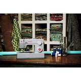 Singer Heavy Duty 4423 sewing machine (British brand)