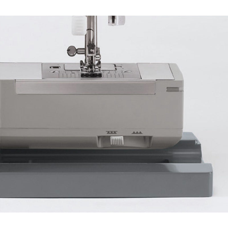 Singer Heavy Duty 4423 sewing machine (British brand)