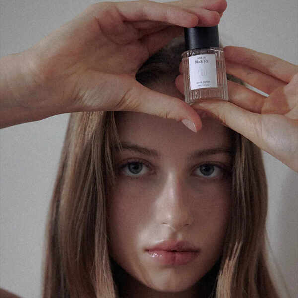 anillO Black Tea Eau De Parfum 10ml, imported from the UK