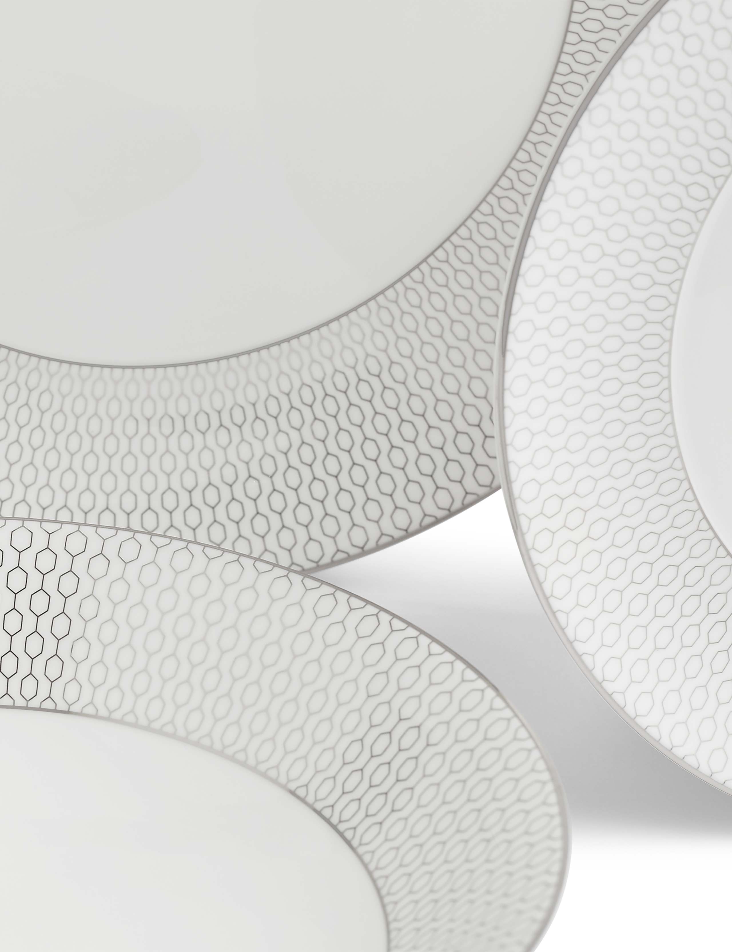 Wedgwood Gio Platinum 12-piece dinner set, UK version