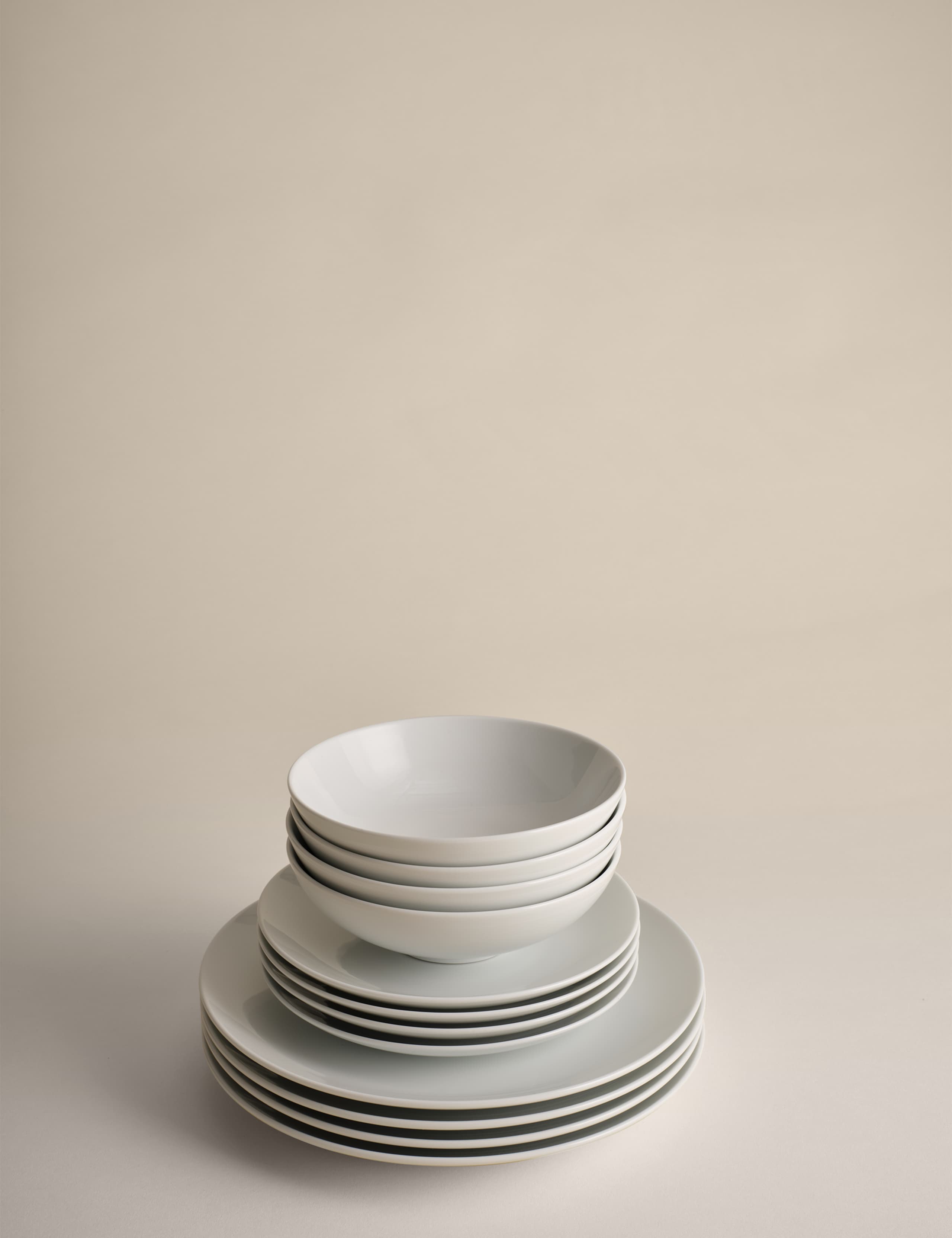 12-piece Maxim Coupe dinner set in ceramic (British brand)