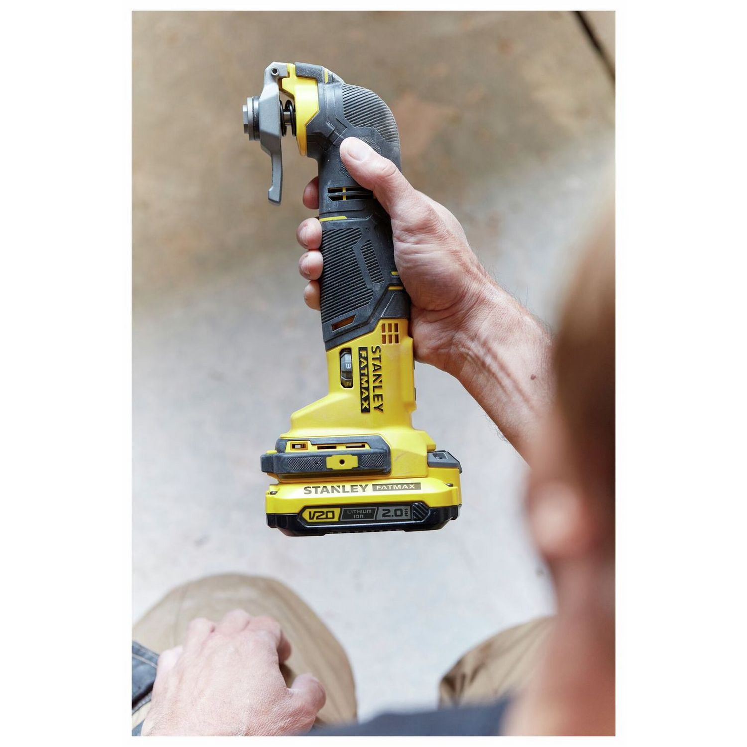 Stanley Fatmax multi-material cutting tool 2Ah V20 18V (British brand)
