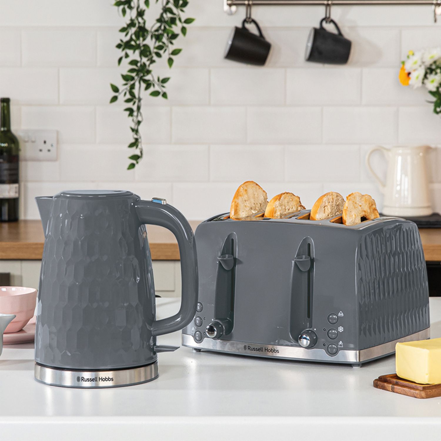 Russell Hobbs Honeycomb 4 slice toaster grey (British brand)