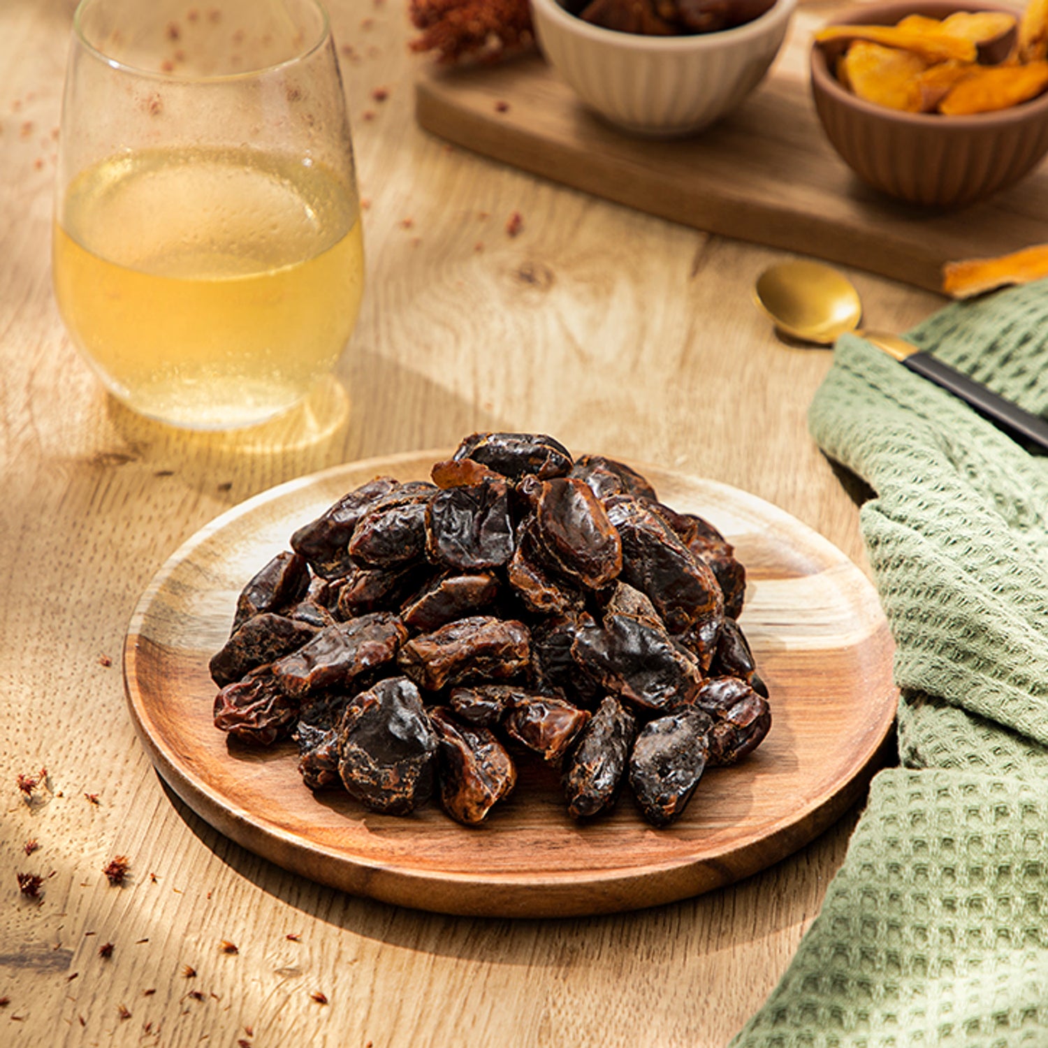 Holland & Barrett Dried Dates 700g bag, UK version
