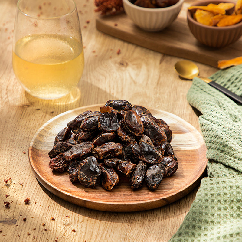 Holland & Barrett Dried Dates 700g bag, UK version