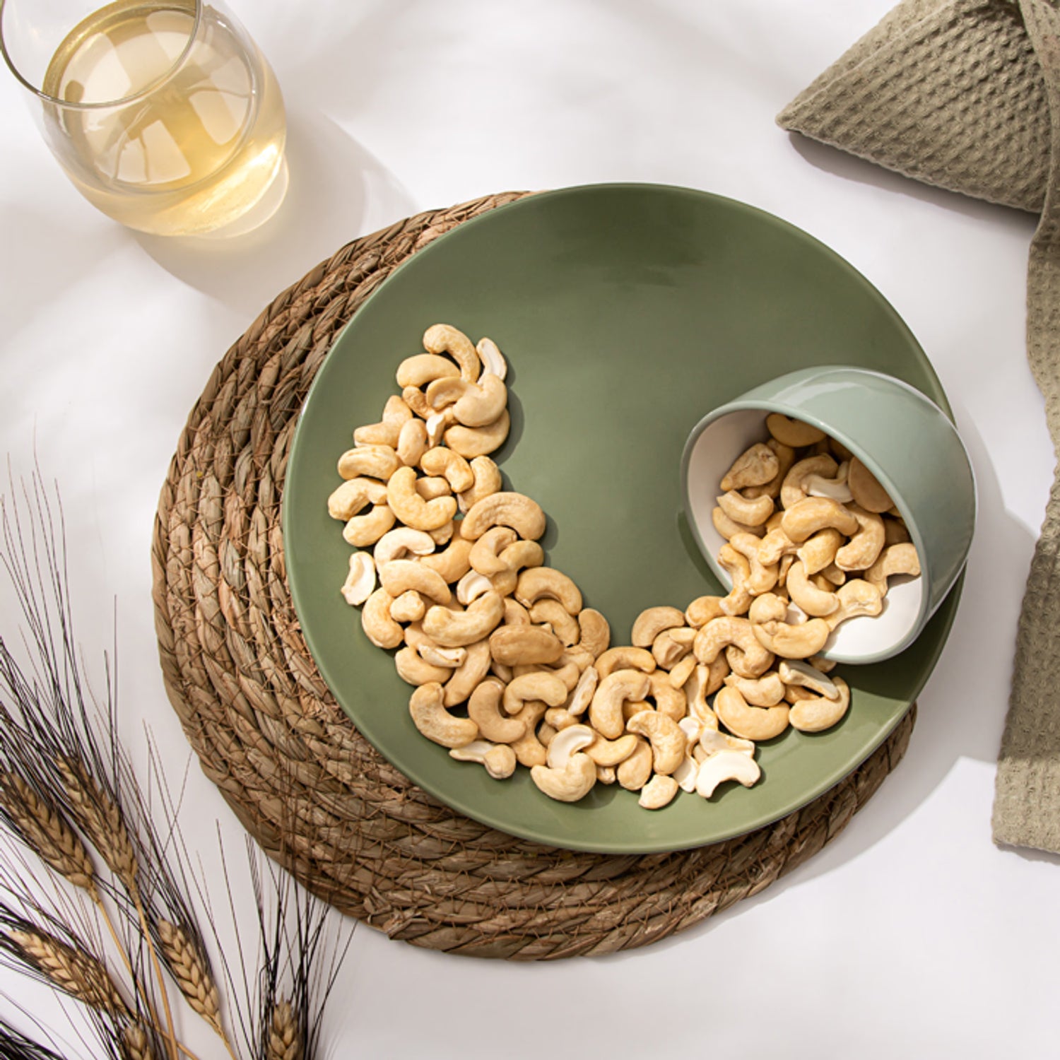 Holland Barrett organic cashew nuts 200g, UK version