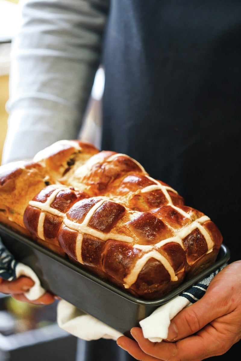 MasterClass carbon steel non-stick loaf tin 23cm, imported from the UK