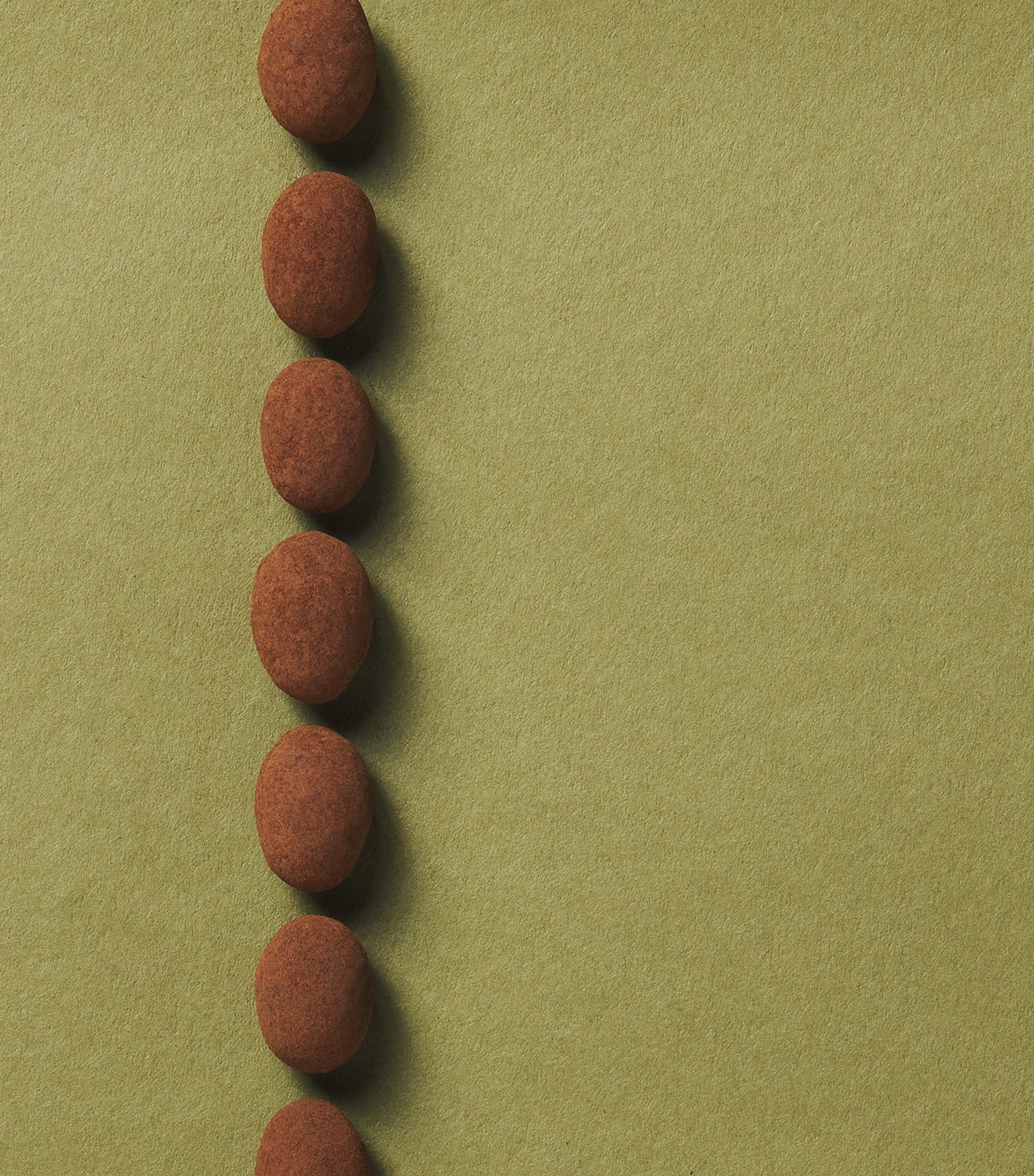 Harrods cocoa-dusted pistachios 600g, UK version