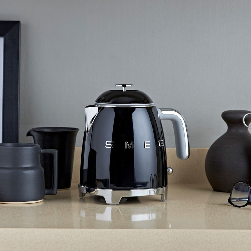 Smeg mini kettle black 0.8L, imported from the UK