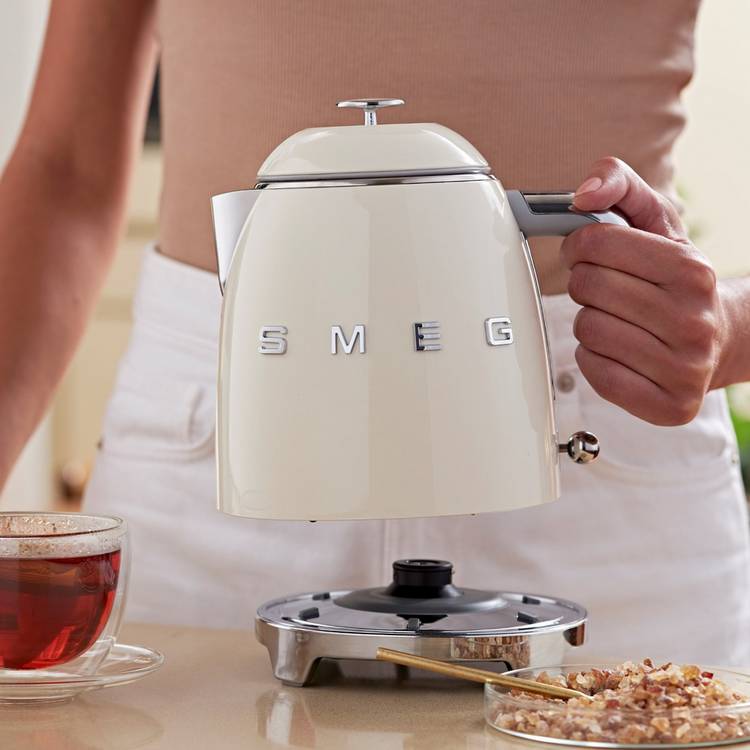 Smeg retro mini kettle cream 0.8L (British brand)