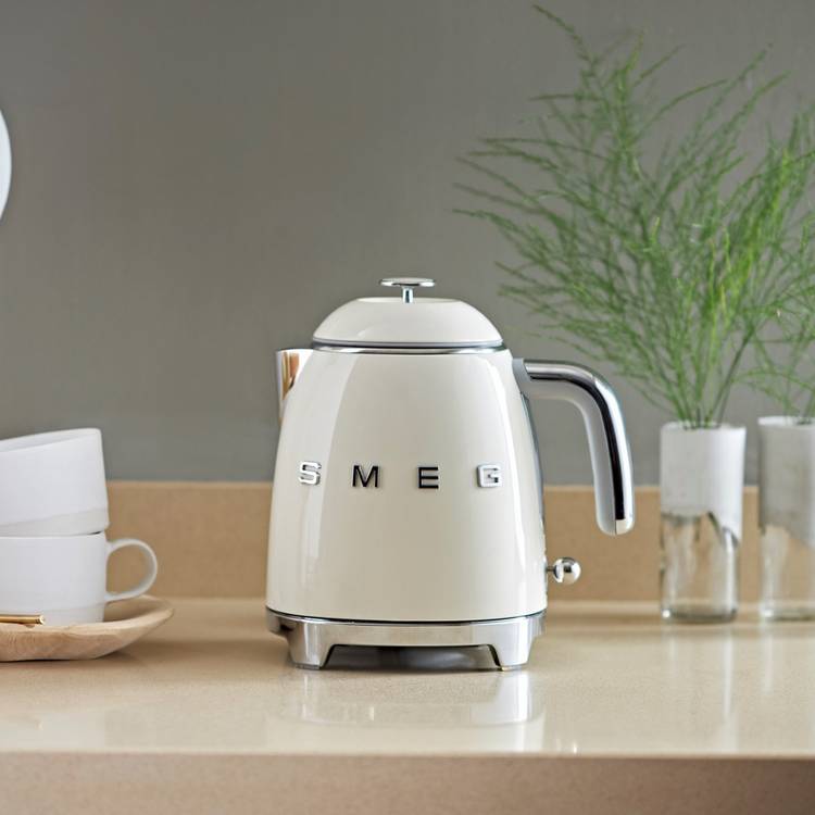 Smeg retro mini kettle cream 0.8L (British brand)