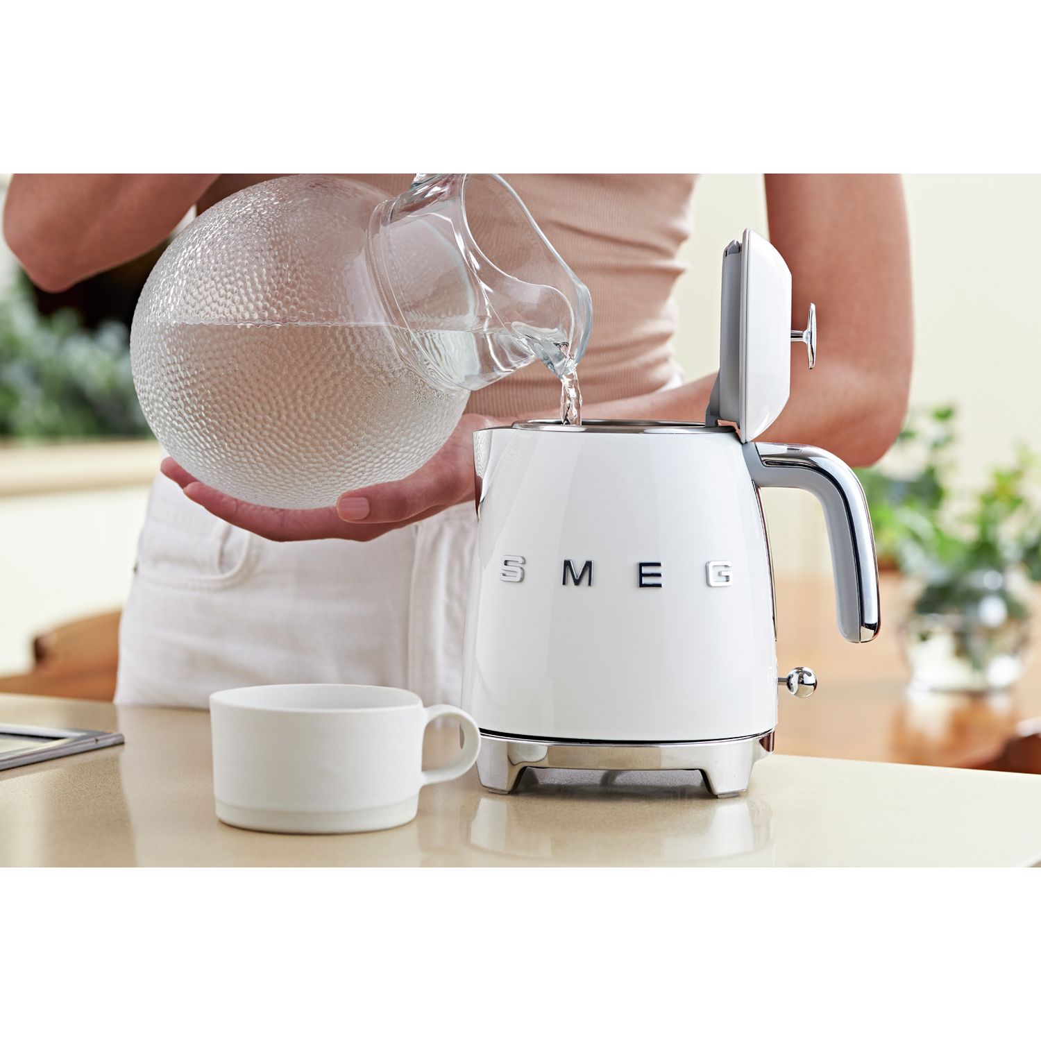 Smeg retro mini kettle white 0.8L (British brand)
