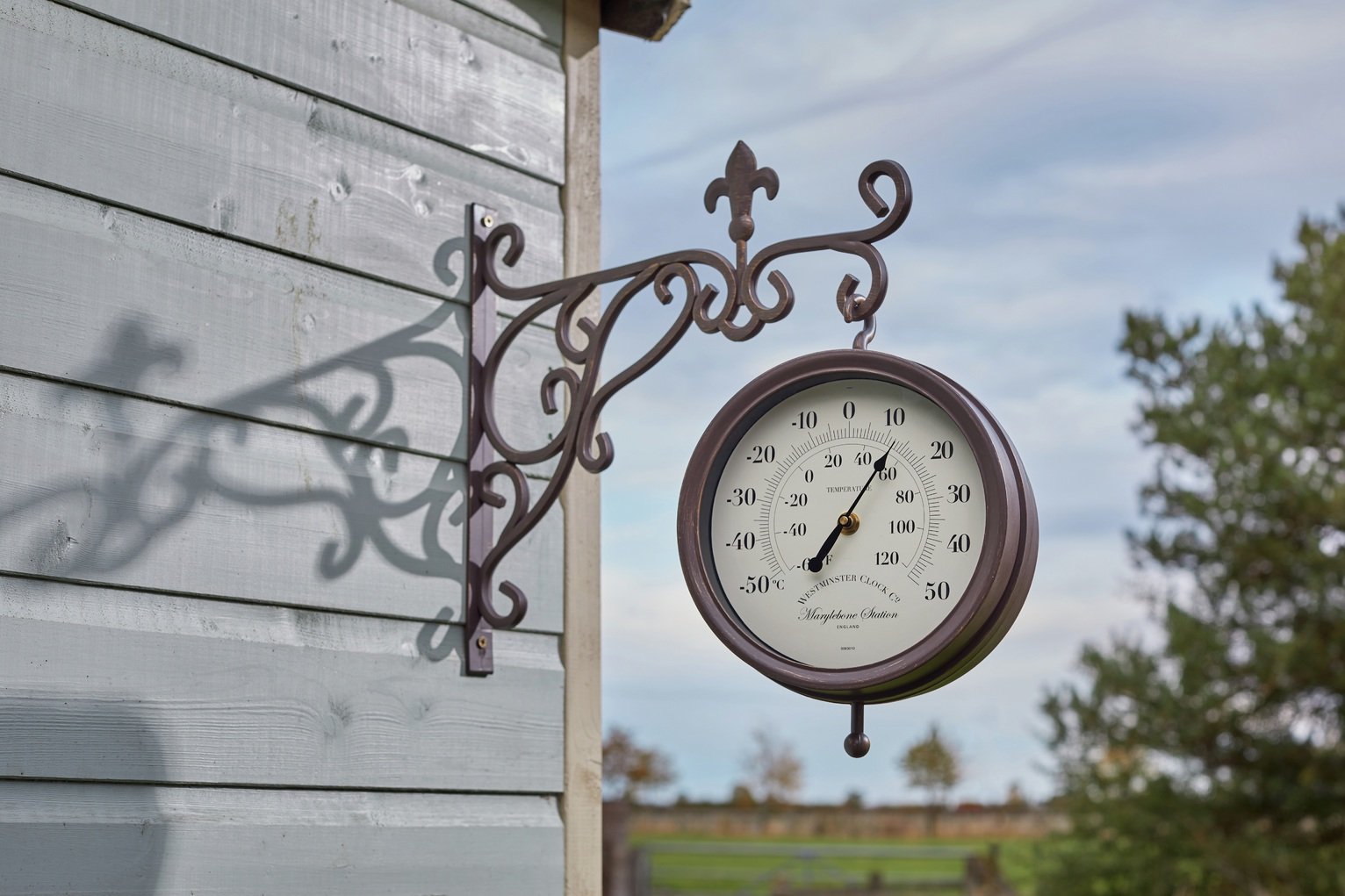 Smart Garden traditional garden wall clock 33x36x9cm (British brand)