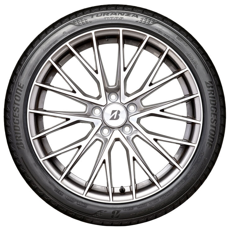 Bridgestone 265/40 R21 Turanza summer tyre, imported from the UK
