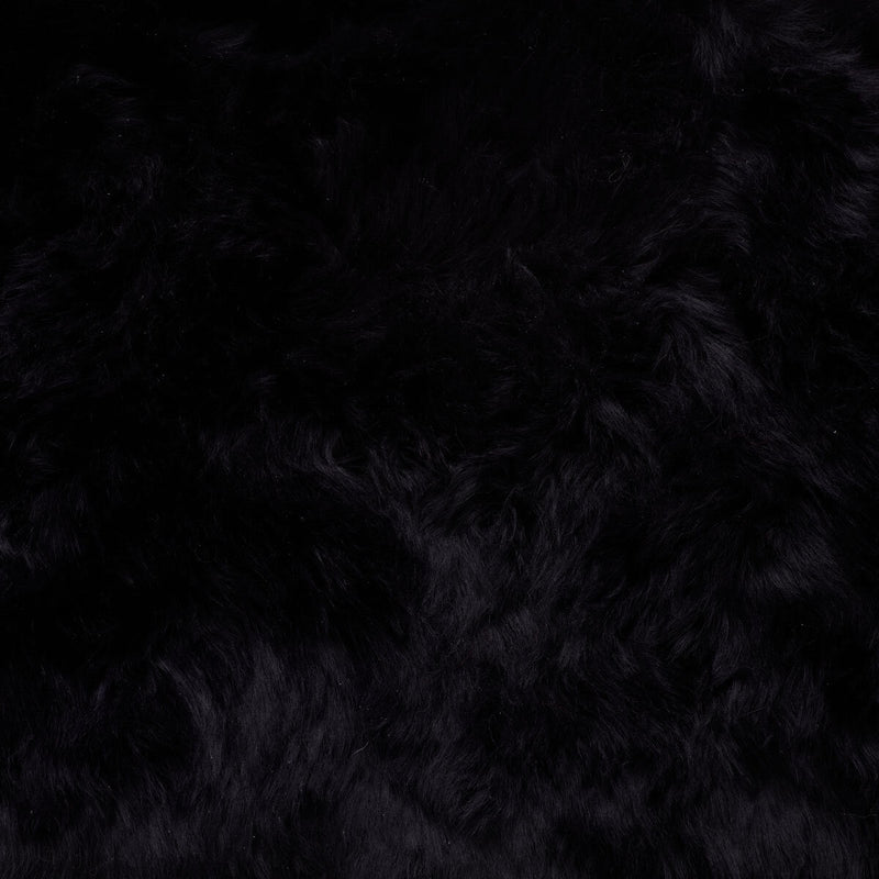 Coussin Bowron noir en peau de mouton 35x35cm, version UK
