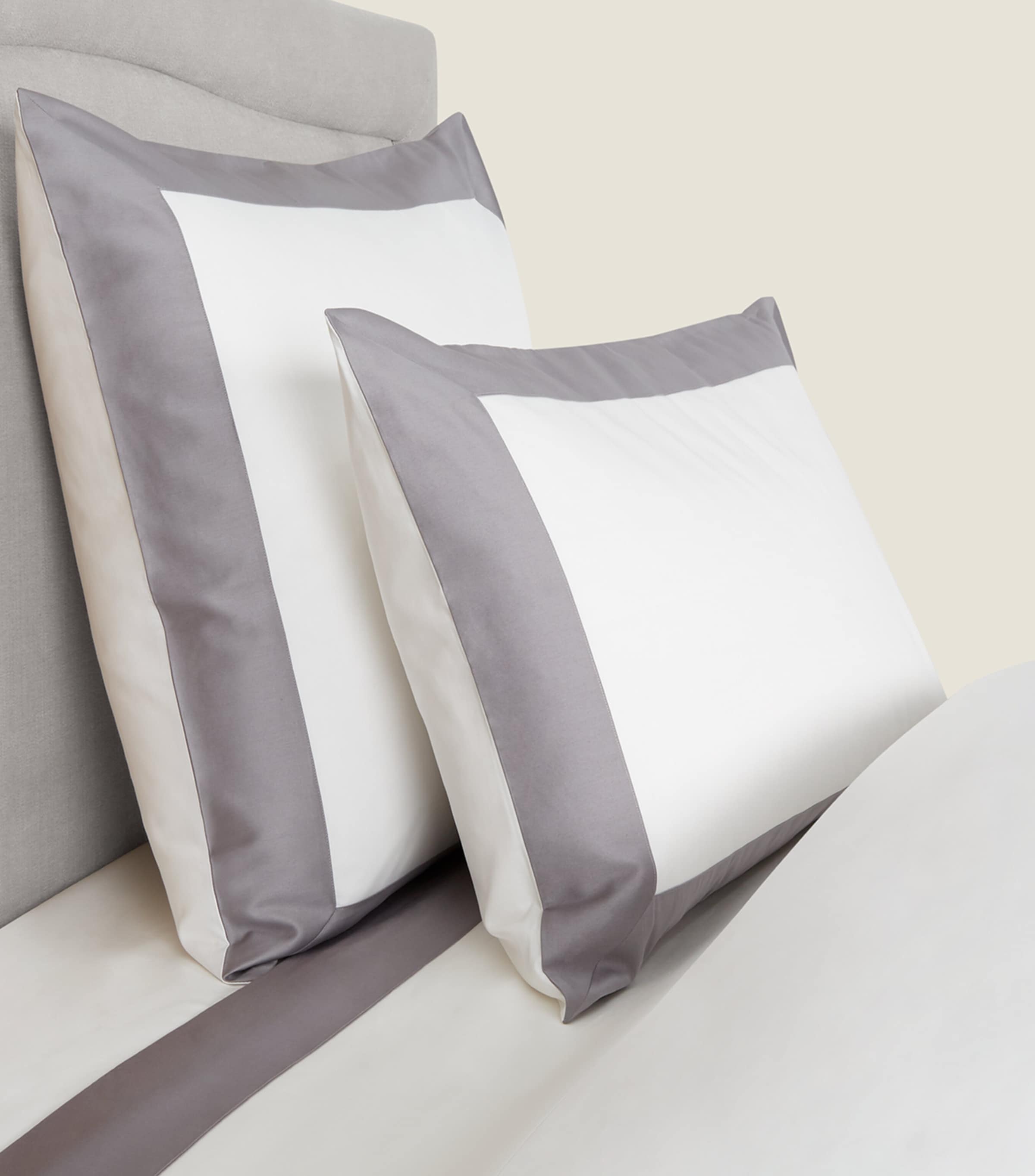 Frette Bold Super King flat sheet set 270cm x 320cm - British product