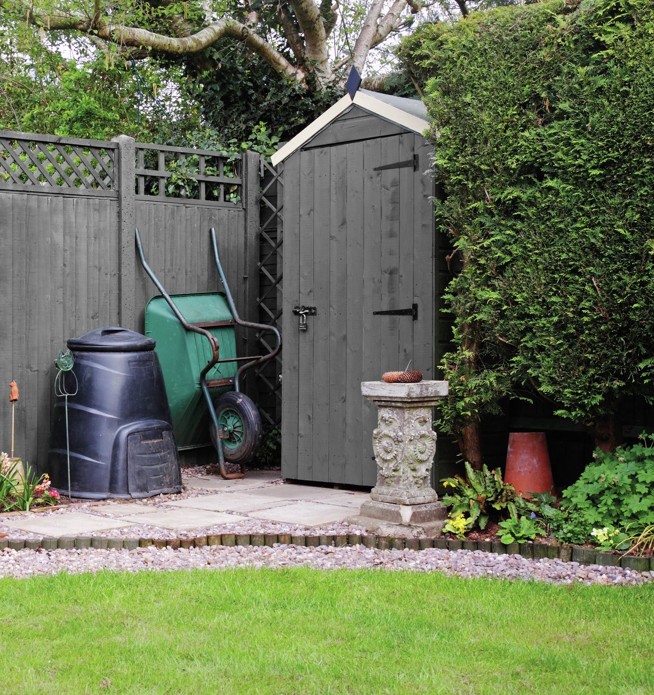 Johnstone's Shed & Fence Paint Shaded Grey 9L, UK version